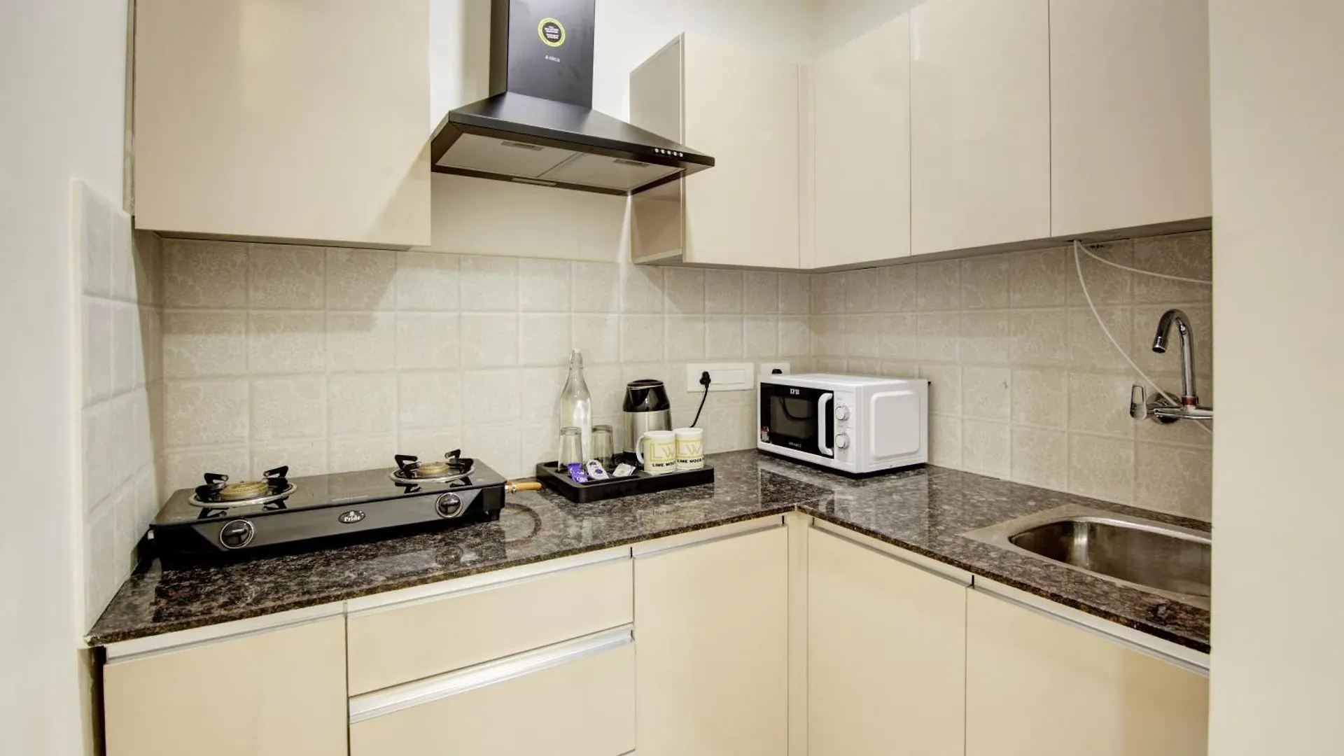 Limewood Stay 1Bhk Apartments Near Huda Metro And Fortis Hospital Gurgáon