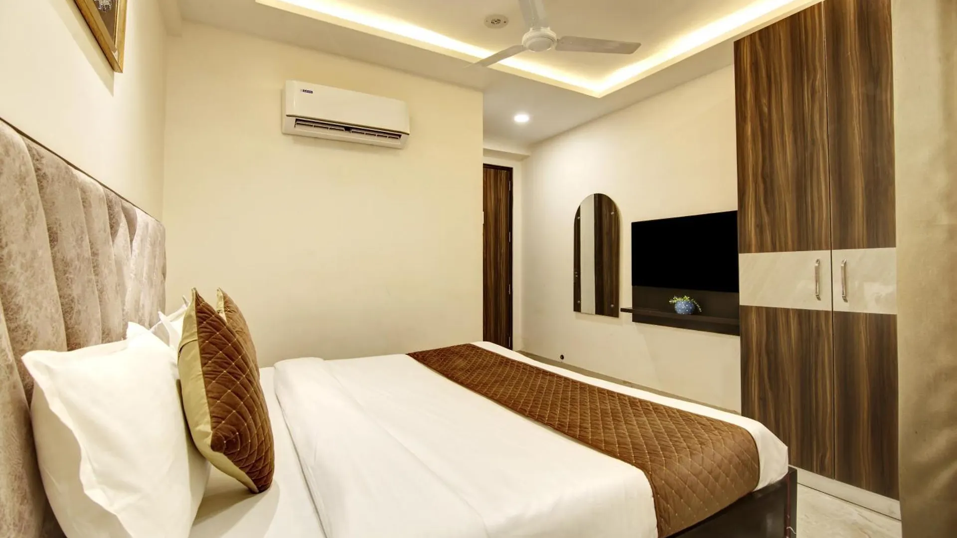 Limewood Stay 1Bhk Apartments Near Huda Metro And Fortis Hospital Gurgáon