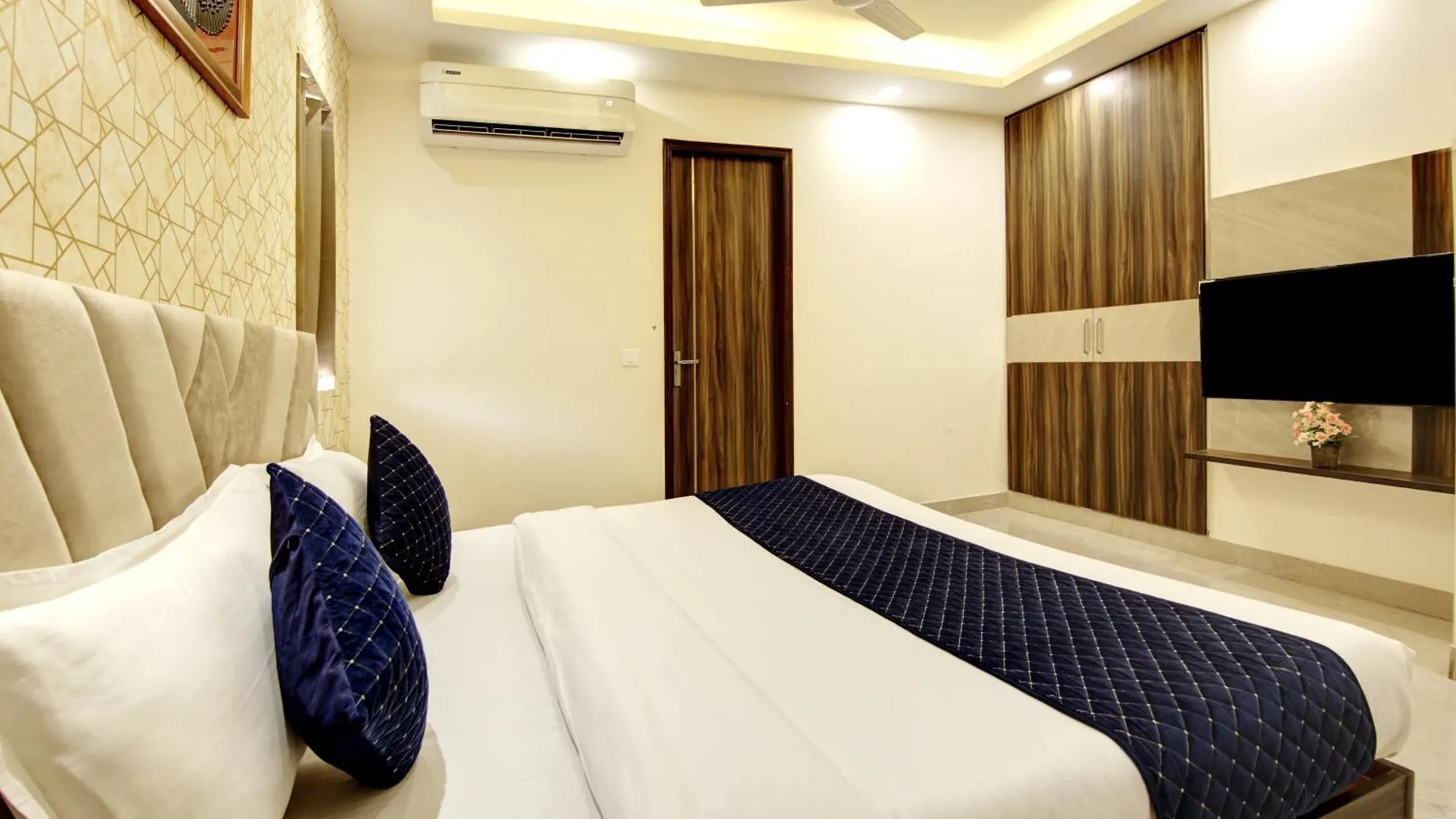 Limewood Stay 1Bhk Apartments Near Huda Metro And Fortis Hospital Gurgáon